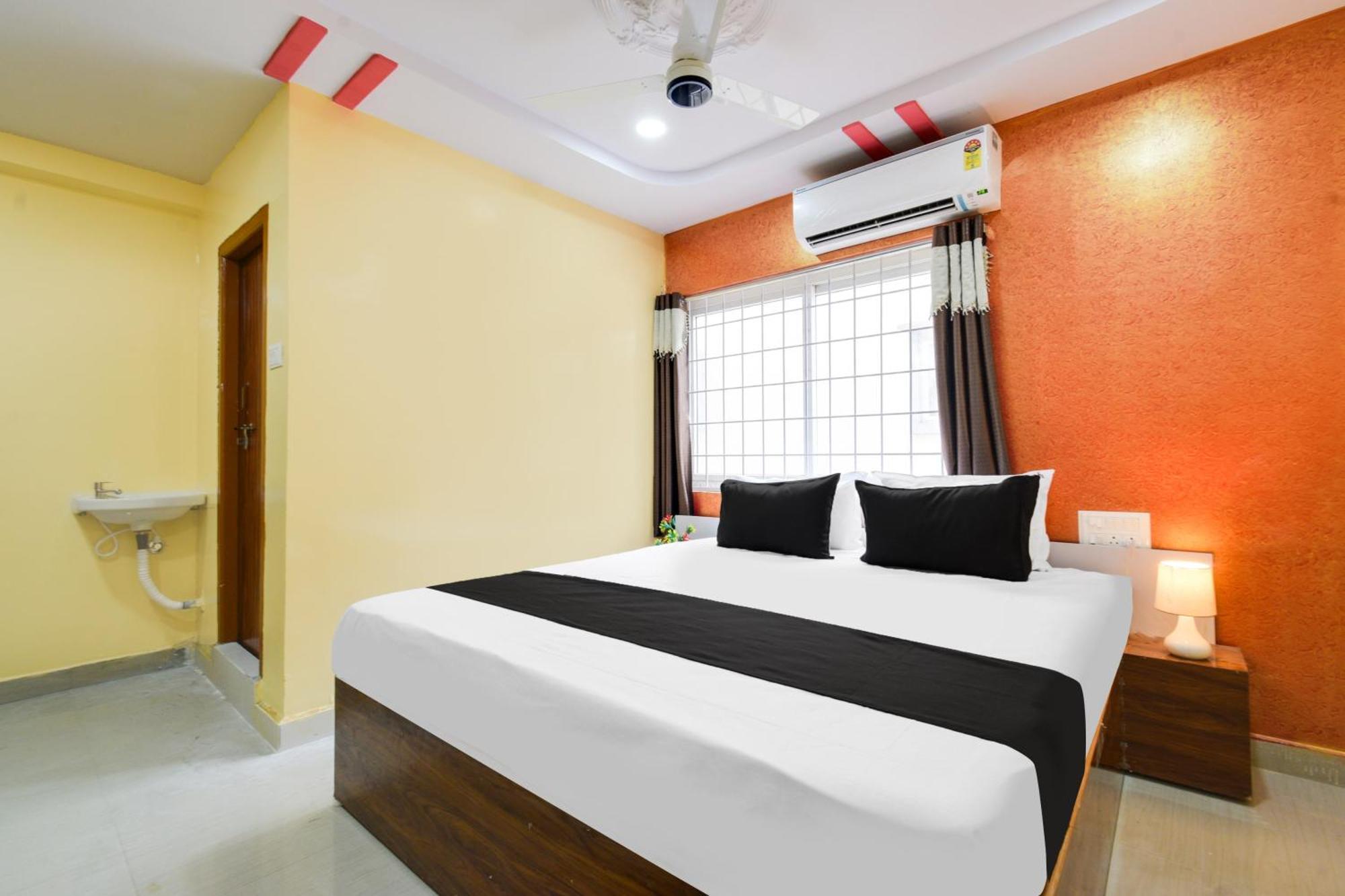 Hotel O Lucky Grand Hyderabad Exterior photo