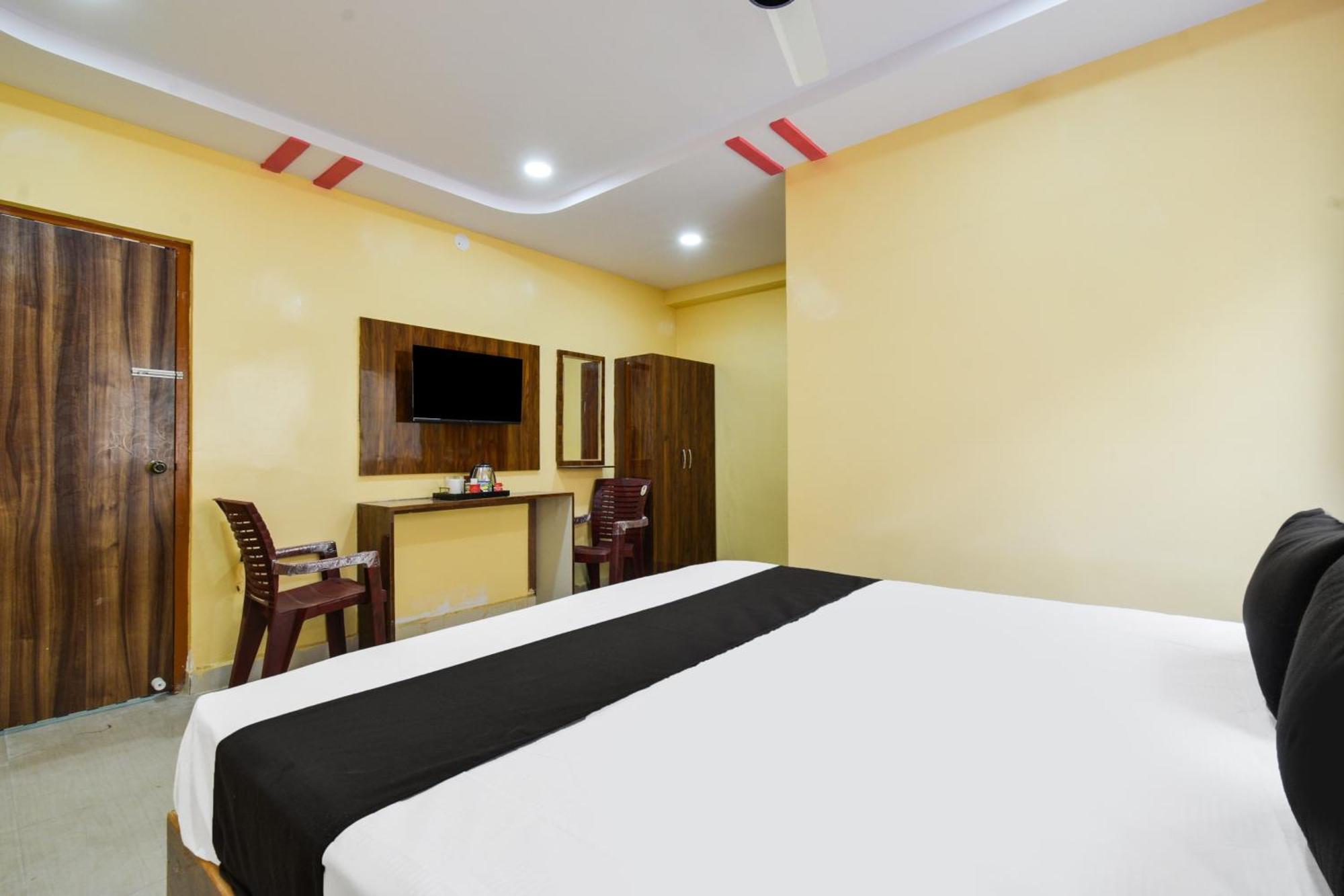 Hotel O Lucky Grand Hyderabad Exterior photo